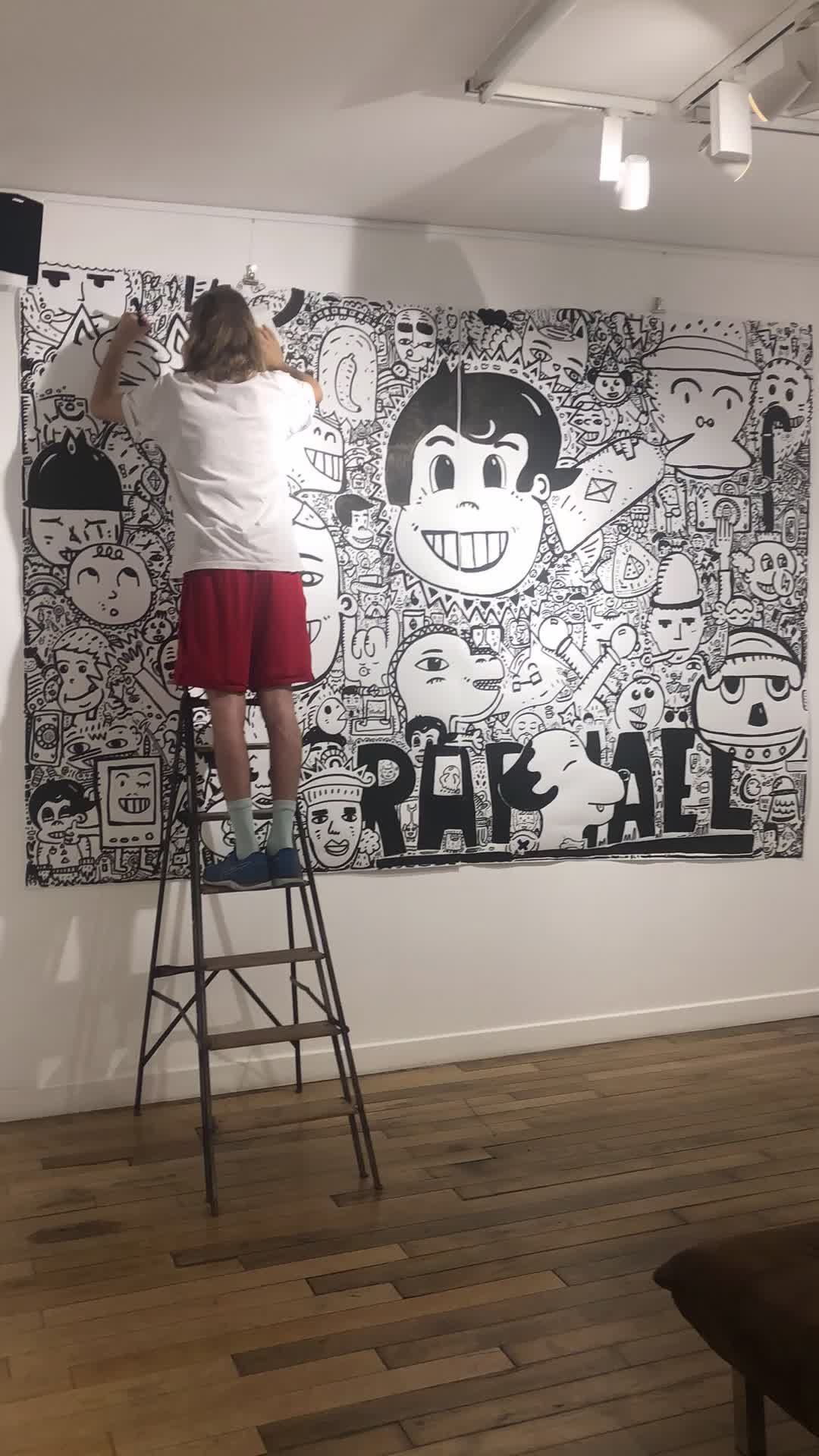 Space Raphaël creating a mural at DIAMANT EXHIBITION in Galerie Oppidum, Paris, with music The Boogie by Space Raphaël